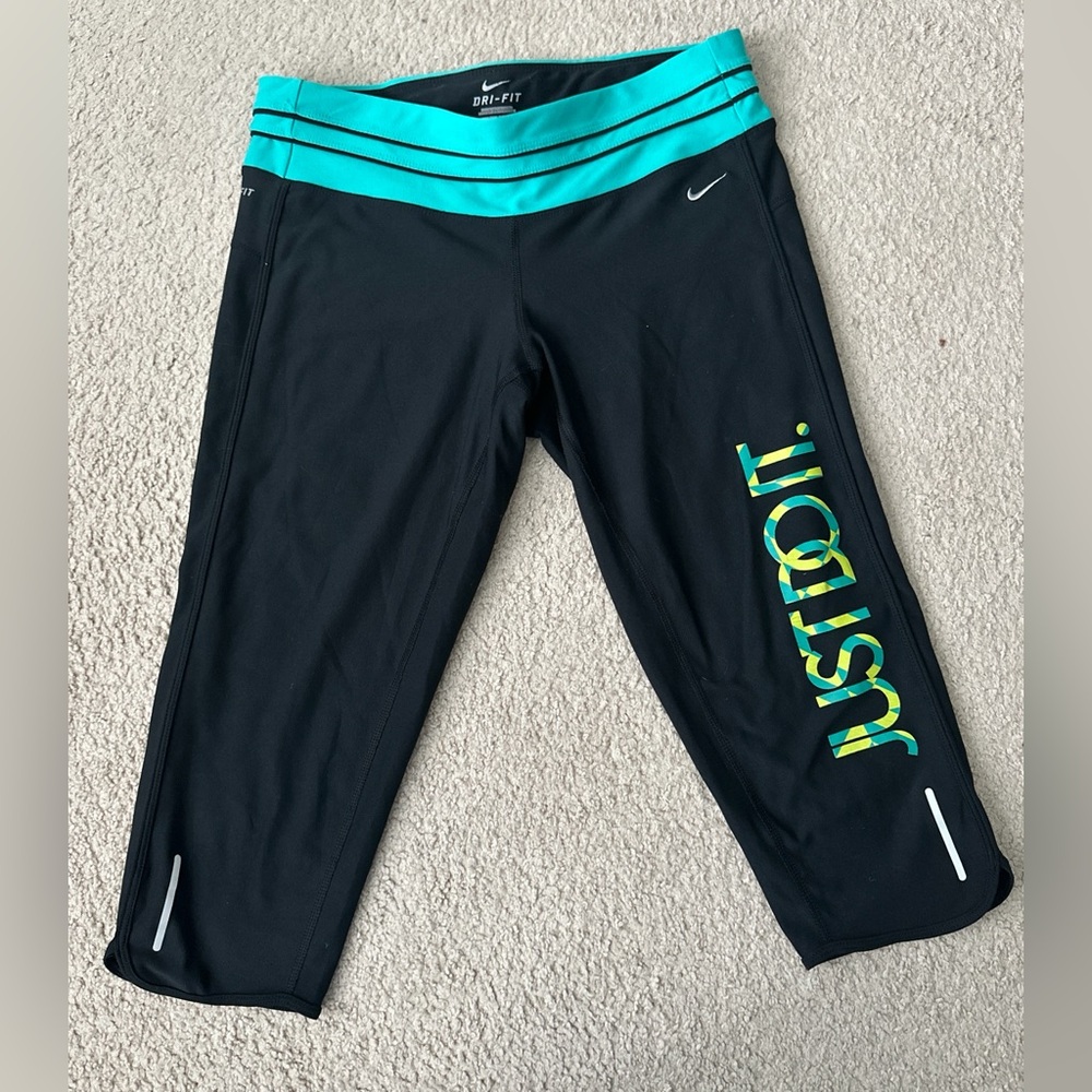 Nike capri